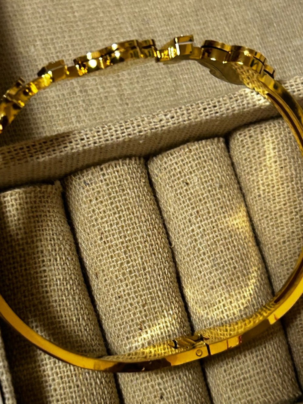 Gold-Tone Clover Link Bracelet with Black and White Inlays - Picture 4 of 7